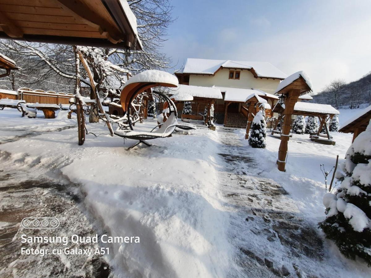 Pensiunea Valea Branzei Nanesti Bagian luar foto